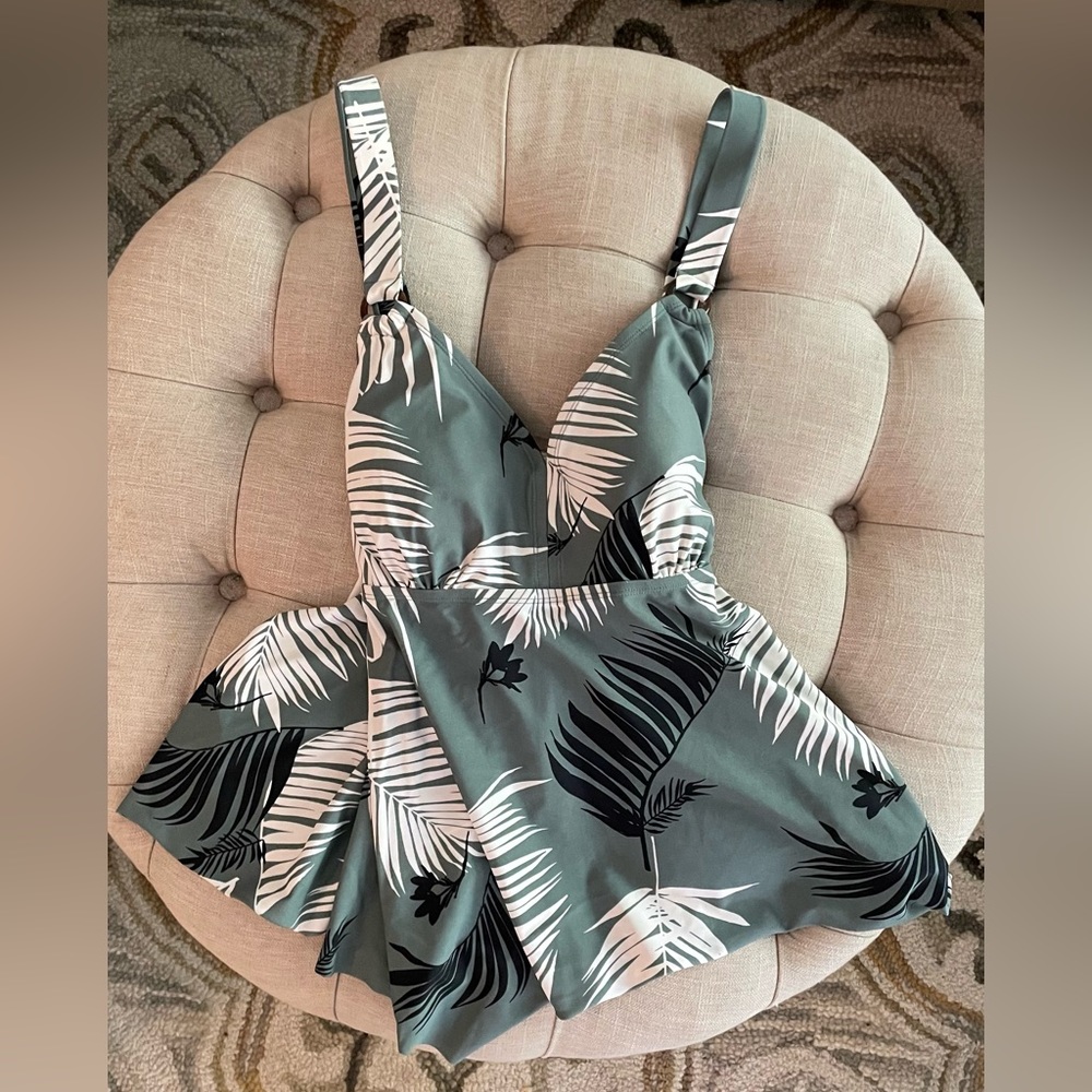 🌿KONA SOL TROPICAL PRINT TANKINI TOP - SIZE 16W🌿